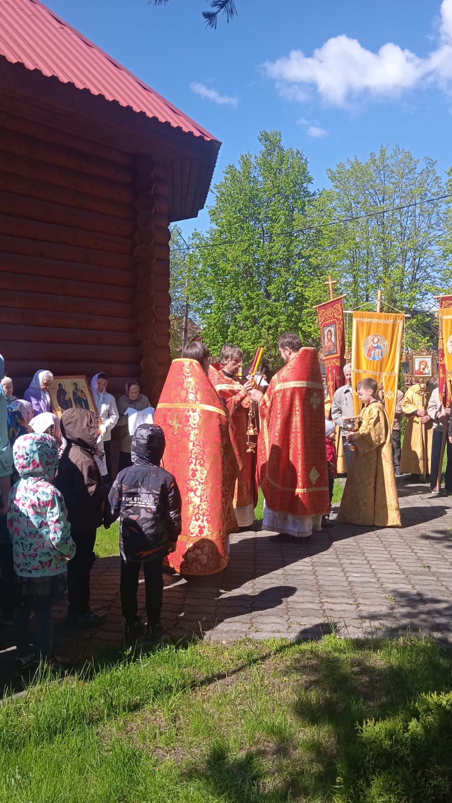 Престольный праздник в храме в честь святых Кирилла и Мефодия в Велиже |  25.05.2022 | Смоленск - БезФормата