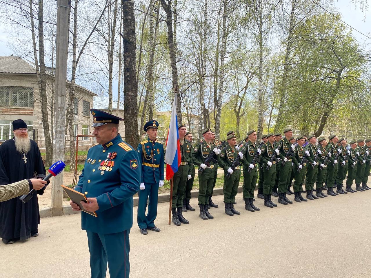 Священник поздравил ветеранов Великой Отечественной войны | 07.05.2022 |  Смоленск - БезФормата